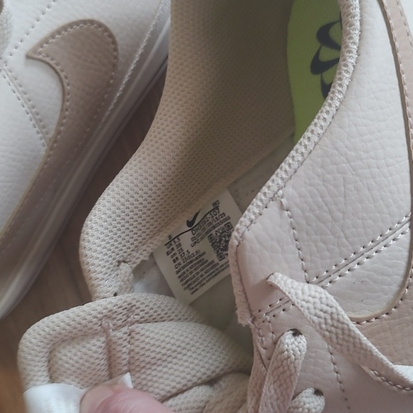 Nike Women's Beige and White Sneakers - Picture 3 of 5
